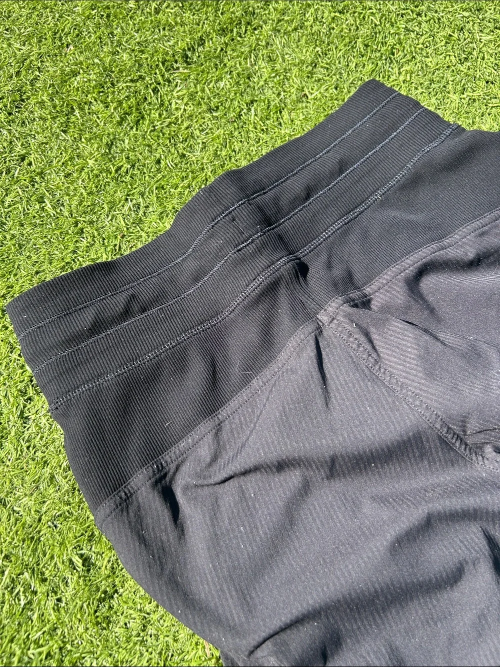 Lululemon Black Jogger Pants - Comfortable Athletic Fit
